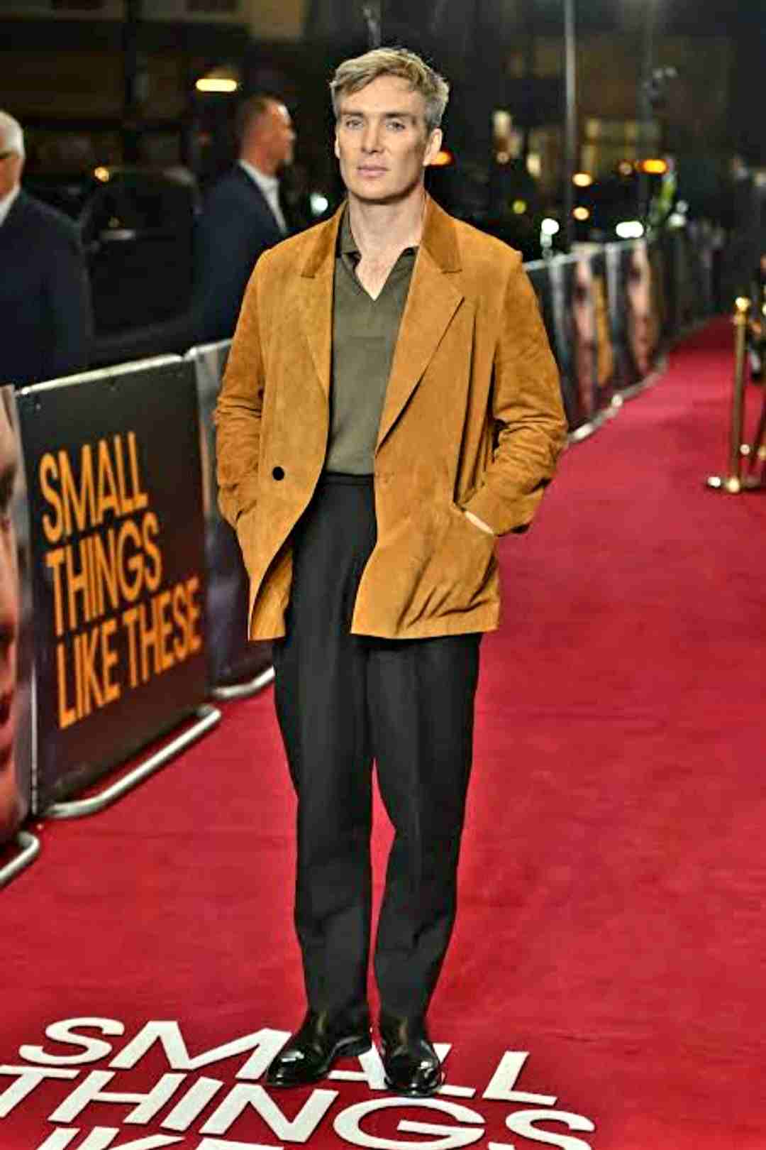 بلیزر ساده و یقه اسکی کیلیان مورفی – Cillian Murphy turtleneck blazer style