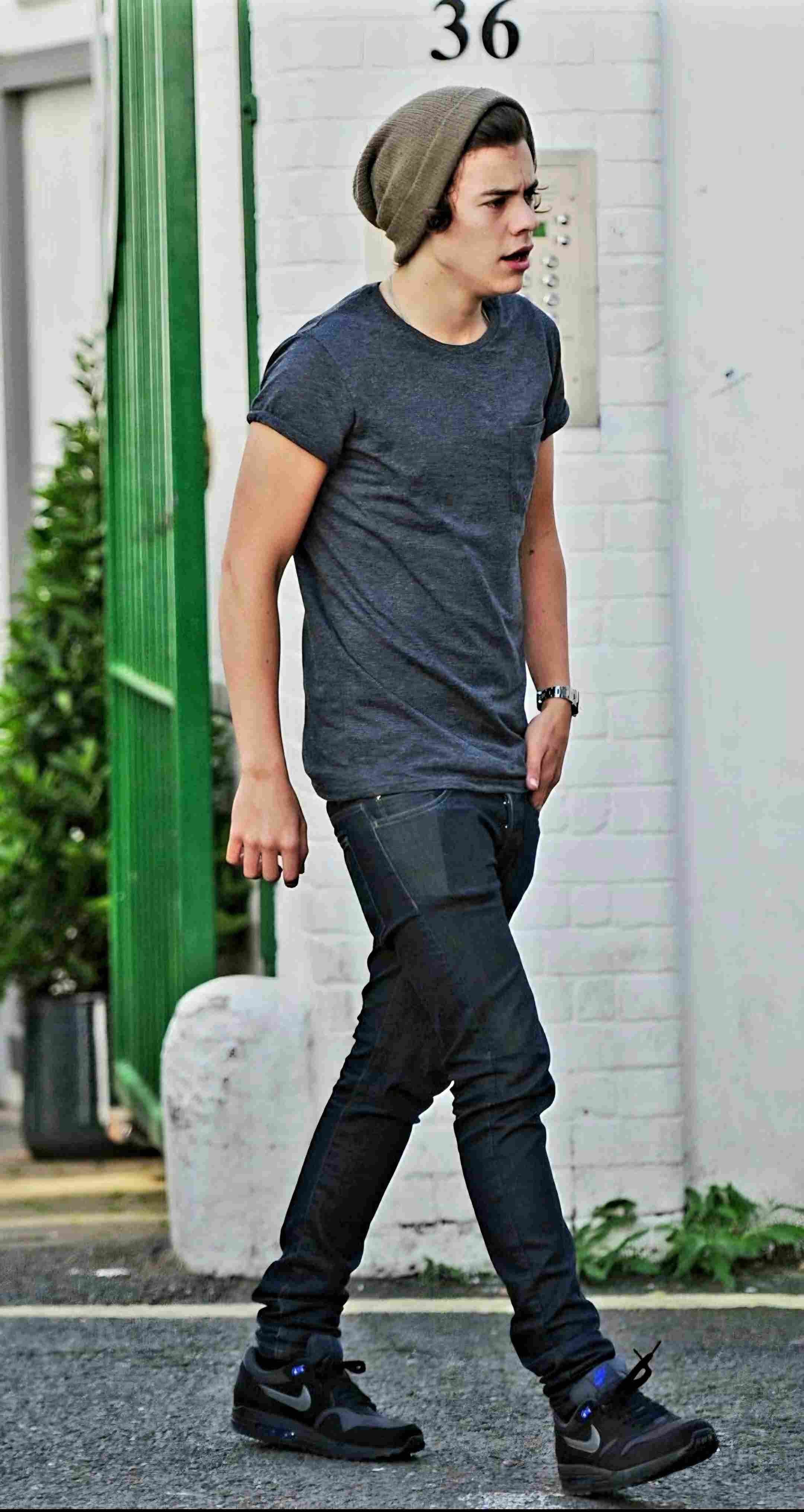 Harry Styles minimal black outfit with t-shirt
