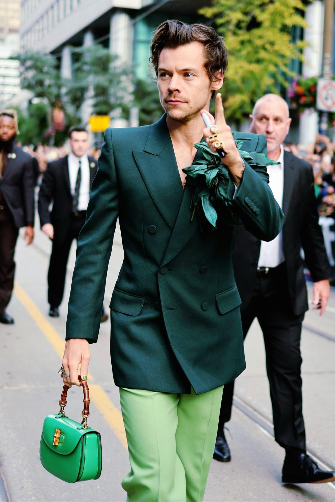 Harry Styles neon green Gucci outfit Met Gala